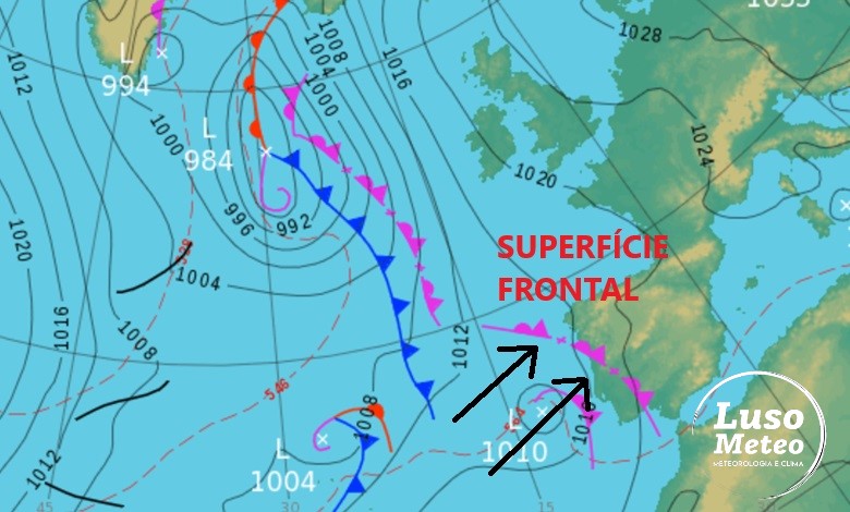 Tempo na terça, 5 de novembro - Bastante chuva devido aos efeitos de uma superfície frontal - mau tempo também nos Açores - saiba como poderá estar na sua região! Tempo na terça, 5 de novembro - Bastante chuva devido aos efeitos de uma superfície frontal - mau tempo também nos Açores - saiba como poderá estar na sua região!