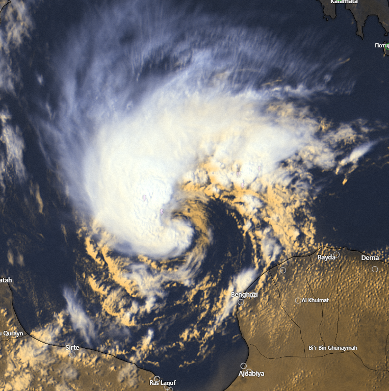 Verão com muitas tempestades e ondas de calor na Europa - O Mediterrâneo está um autêntico forno! Tempestades como esta podem ser mais comuns...O medicane "Daniel" em 2023 foi um fenómeno extremo, que poderá ter matado mais de 10 mil pessoas na Líbia...