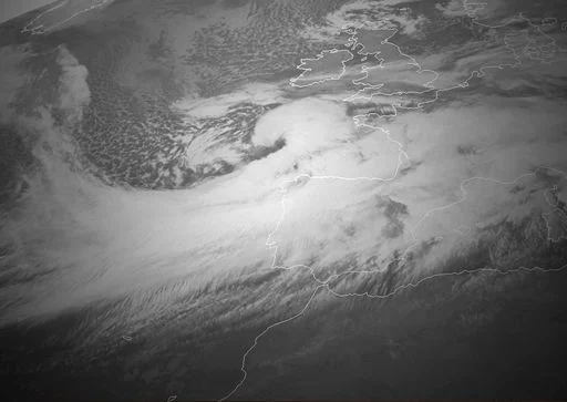 Tempestade Ana - efeitos severos em Portugal em 2017, um exemplo de uma ciclogénese explosiva!