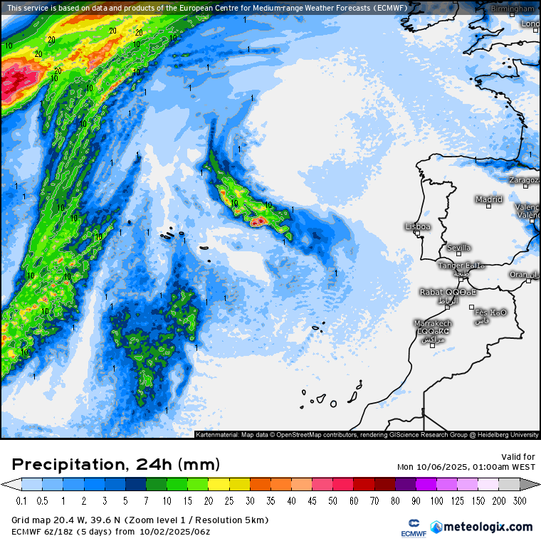 Precipitação prevista neste domingo - alguns aguaceiros nos Açores, chuvisco localizado na Madeira e tempo seco em Portugal Continental