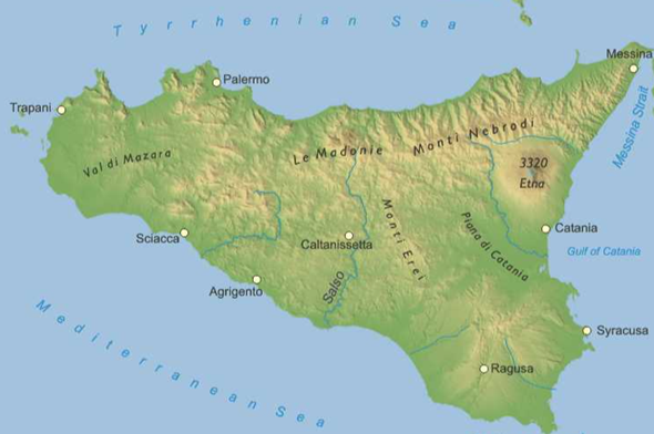 Chuva persistente nas planícies de Catania - as montanhas, incluindo o vulcão Etna, impedem a precipitação de avançar e se dispersar mais, concentrando a mesma durante muitas horas no mesmo local