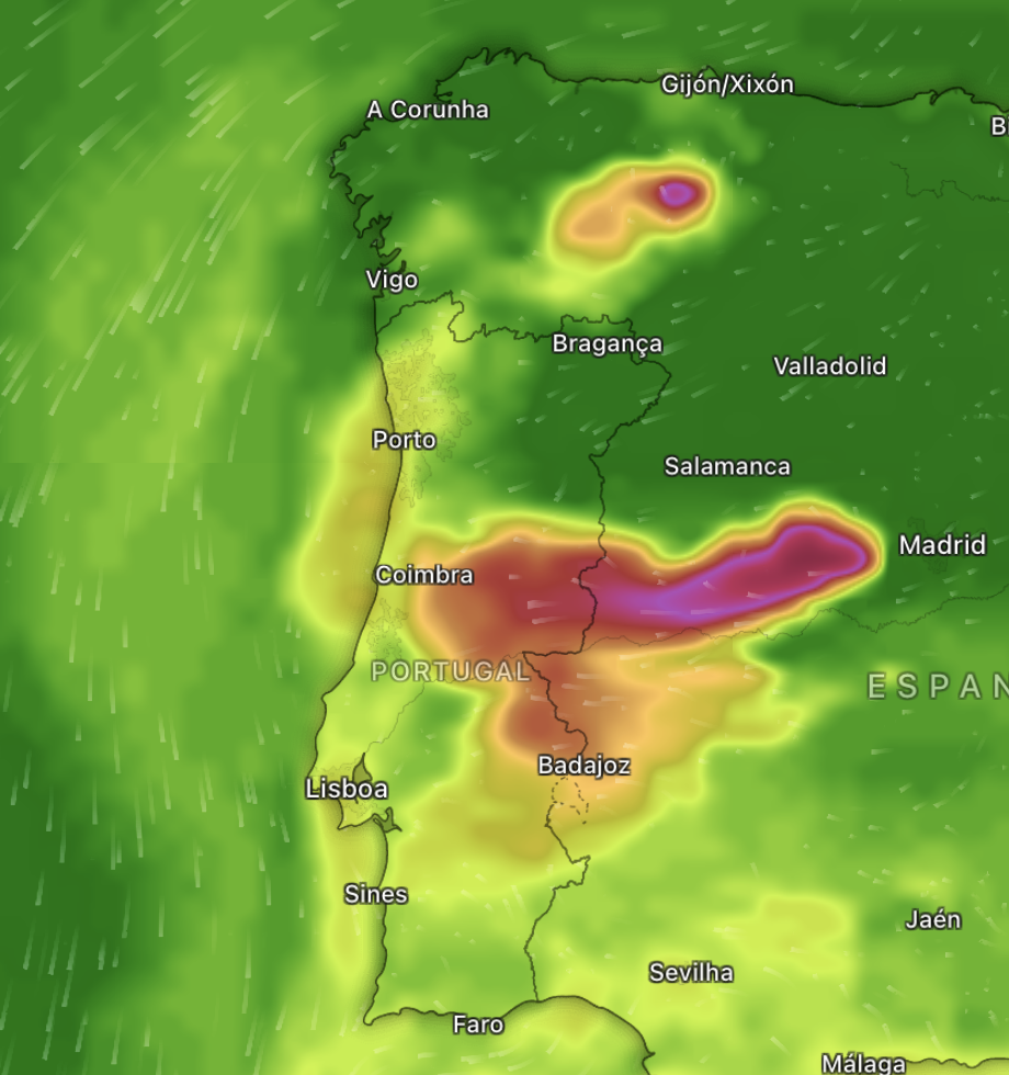 Fumo dos incêndios de Espanha vai chegar a Portugal com a lestada - Saiba as zonas afetadas, e os riscos associados Má qualidade de ar no Interior nesta segunda-feira - dados Copernicus (Windy)